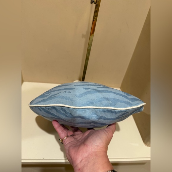 Fendi Oyster Bag in Blue Animal Print with White leather accent - Picture 8 of 14